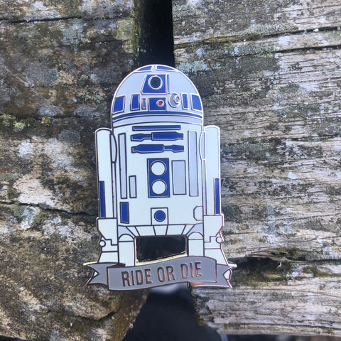 R2 - Enamel Pin